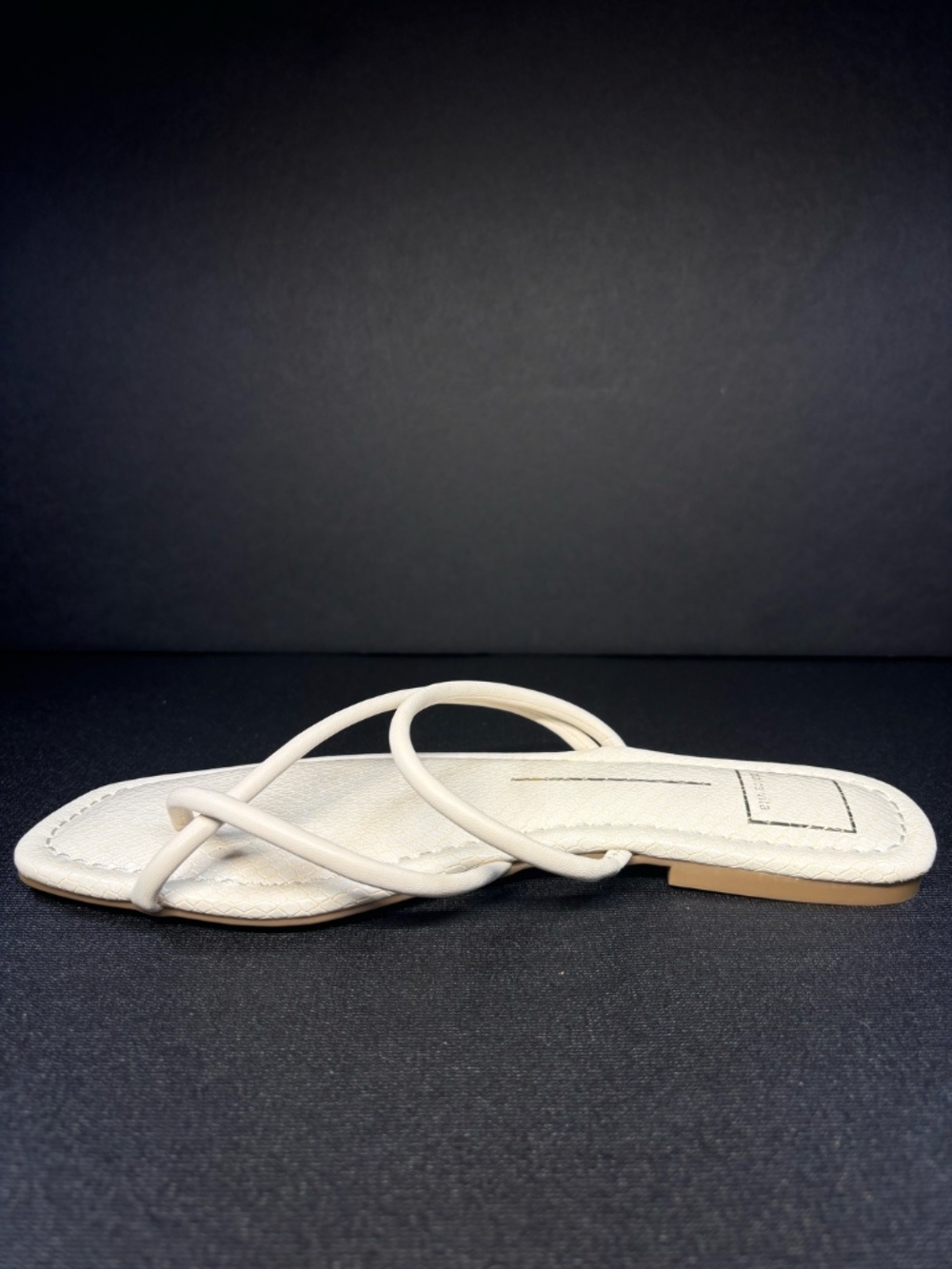 Dolce Vita White Strappy Square Toe Flat Sandals Size 9.5 Minimalist Resort Chic - Picture 6 of 14